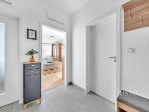 Prodej bytu 2+kk, Praha - Dolní Počernice, U konečné, 61 m2