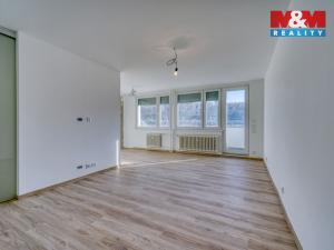 Pronájem bytu 3+kk, Praha - Karlín, U Sluncové, 65 m2