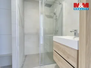 Pronájem bytu 3+kk, Praha - Karlín, U Sluncové, 65 m2