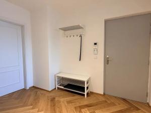 Pronájem bytu 2+kk, Praha - Vršovice, Tolstého, 48 m2