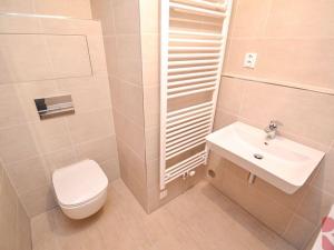 Pronájem bytu 2+kk, Praha - Modřany, Vrátnická, 63 m2