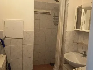 Pronájem bytu 1+kk, Karlovy Vary, Fibichova, 18 m2