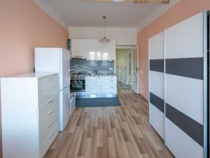 Pronájem bytu 2+kk, Praha - Libeň, U libeňského pivovaru, 49 m2