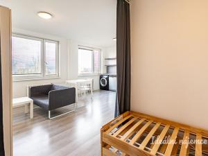 Pronájem bytu 1+kk, Praha - Záběhlice, Topolová, 30 m2