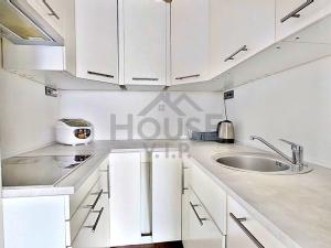 Pronájem bytu 2+kk, Praha - Kobylisy, Bojasova, 46 m2