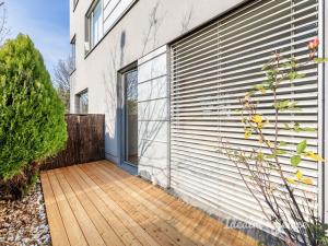 Pronájem bytu 1+kk, Praha - Prosek, Valečovská, 48 m2