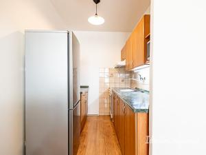 Pronájem bytu 2+kk, Praha - Kobylisy, Šiškova, 45 m2