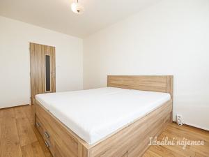 Pronájem bytu 2+kk, Praha - Kobylisy, Šiškova, 45 m2