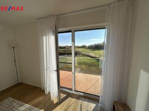 Pronájem bytu 1+kk, Praha - Újezd nad Lesy, Rohožnická, 30 m2