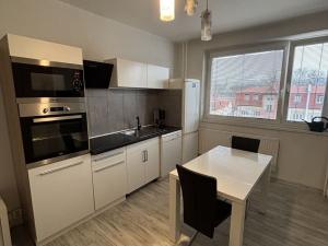 Pronájem bytu 2+kk, Sokolov, Křížová, 40 m2