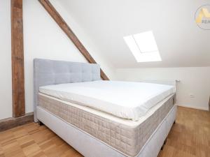 Pronájem bytu 3+kk, Písek, Husovo nám., 70 m2