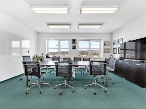 Pronájem kanceláře, Praha, 350 m2