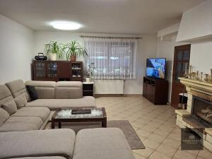 Prodej rodinného domu, Vysoký Újezd, Tyršova náves, 220 m2