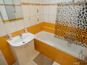 Pronájem bytu 2+kk, Olomouc, Novosadský dvůr, 51 m2