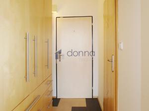 Pronájem bytu 2+kk, Praha, Voskovcova, 42 m2