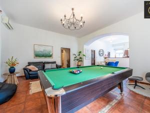 Prodej rodinného domu, Roztoky, 300 m2