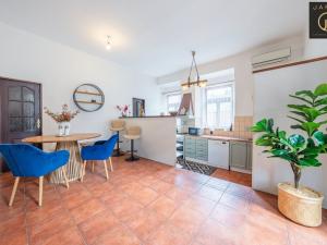 Prodej rodinného domu, Roztoky, 300 m2