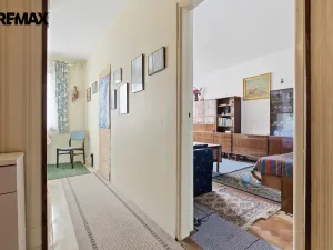 Prodej bytu 1+1, Karlovy Vary, Krymská, 28 m2