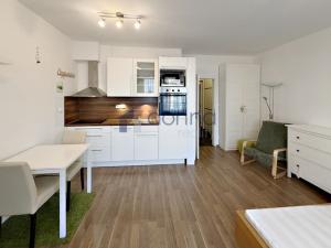 Pronájem bytu 1+kk, Praha, Pavla Beneše, 34 m2