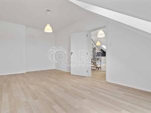 Pronájem bytu 3+kk, Praha - Vysočany, Spojovací, 91 m2