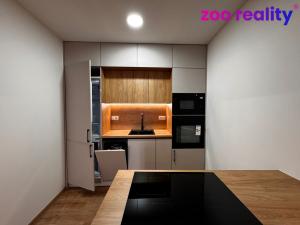 Pronájem bytu 2+kk, Žatec, náměstí 5. května, 61 m2