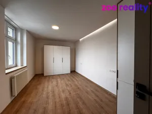 Pronájem bytu 2+kk, Žatec, náměstí 5. května, 61 m2