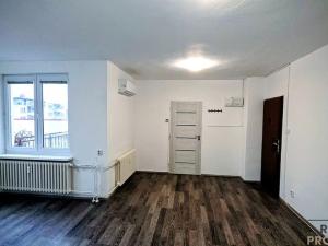 Pronájem bytu 2+1, Hodonín, Masarykovo nám., 42 m2