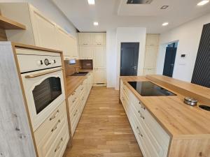 Pronájem rodinného domu, Praha - Hostivař, Herbenova, 190 m2