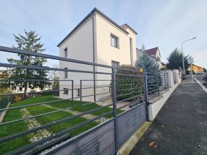 Pronájem rodinného domu, Praha - Hostivař, Herbenova, 190 m2