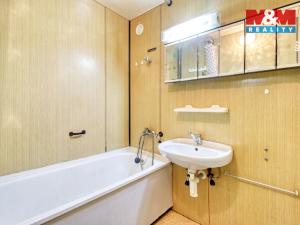 Prodej bytu 3+1, Karlovy Vary, U Koupaliště, 70 m2