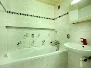 Prodej bytu 2+1, Osek, Hrdlovská, 62 m2