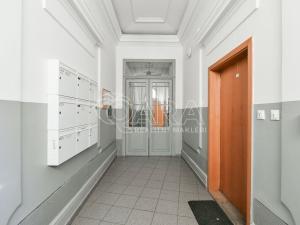 Pronájem bytu 2+kk, Praha - Vysočany, Zbuzkova, 44 m2