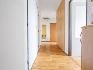 Prodej bytu 3+1, Praha - Kobylisy, Mirovická, 74 m2