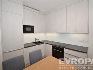 Pronájem bytu 2+kk, Praha - Smíchov, Nádražní, 53 m2