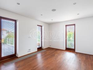Pronájem vily, Statenice, U Školy, 364 m2