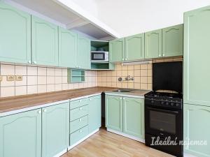 Pronájem bytu 2+kk, Praha - Nusle, Jaromírova, 43 m2