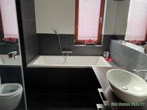 Pronájem bytu 3+kk, Praha - Vysočany, Ocelářská, 80 m2