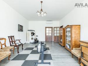 Prodej komerční nemovitosti, Benešov, Masarykovo náměstí, 256 m2