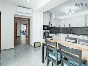 Prodej komerční nemovitosti, Benešov, Masarykovo náměstí, 256 m2