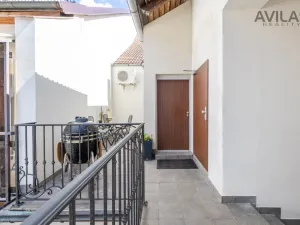 Prodej komerční nemovitosti, Benešov, Masarykovo náměstí, 256 m2