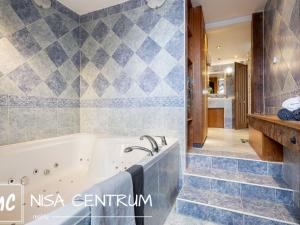 Prodej bytu 6+kk a větší, Praha - Vinohrady, Vozová, 260 m2