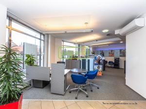 Pronájem obchodního prostoru, Praha - Zbraslav, Zbraslavské náměstí, 147 m2