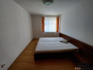 Pronájem bytu 2+kk, Praha, Benická, 80 m2