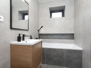 Prodej bytu 2+kk, Kravaře, Poštovní, 41 m2