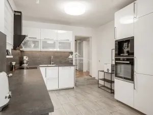 Prodej rodinného domu, Šimanov, 480 m2