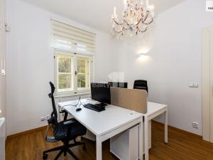 Pronájem kanceláře, Praha, Na dolinách, 200 m2