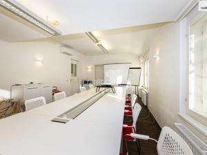 Pronájem kanceláře, Praha, Na dolinách, 200 m2