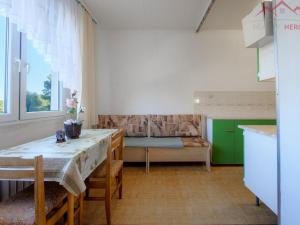 Pronájem bytu 2+1, Chomutov, Kundratická, 65 m2