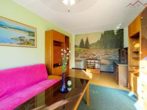 Pronájem bytu 2+1, Chomutov, Kundratická, 65 m2