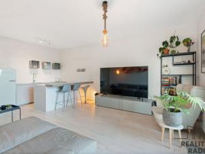 Pronájem bytu 2+kk, Praha - Holešovice, Sanderova, 65 m2